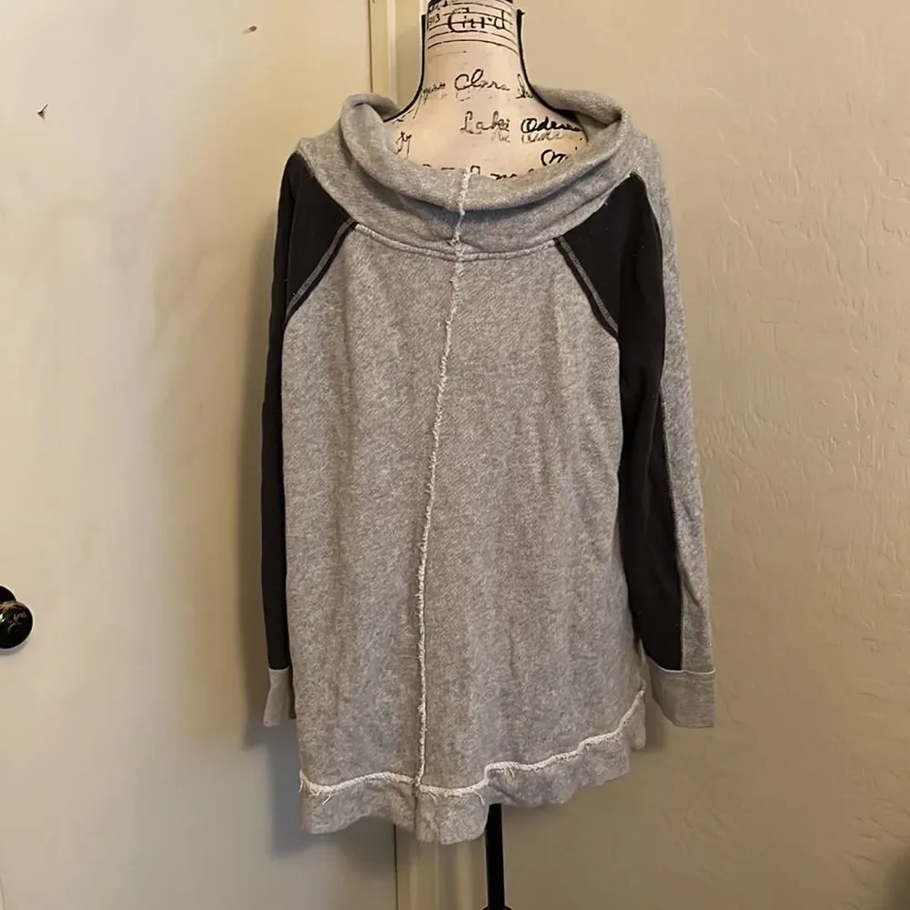 Free People Gray & Black Pullover Sweater - Picture 4 of 9